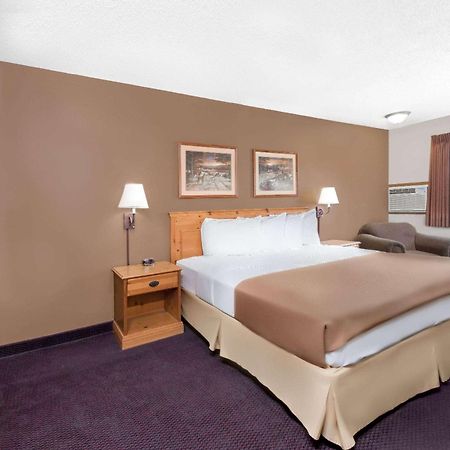Hotel Super 8 By Wyndham Chamberlain Sd Zewnętrze zdjęcie