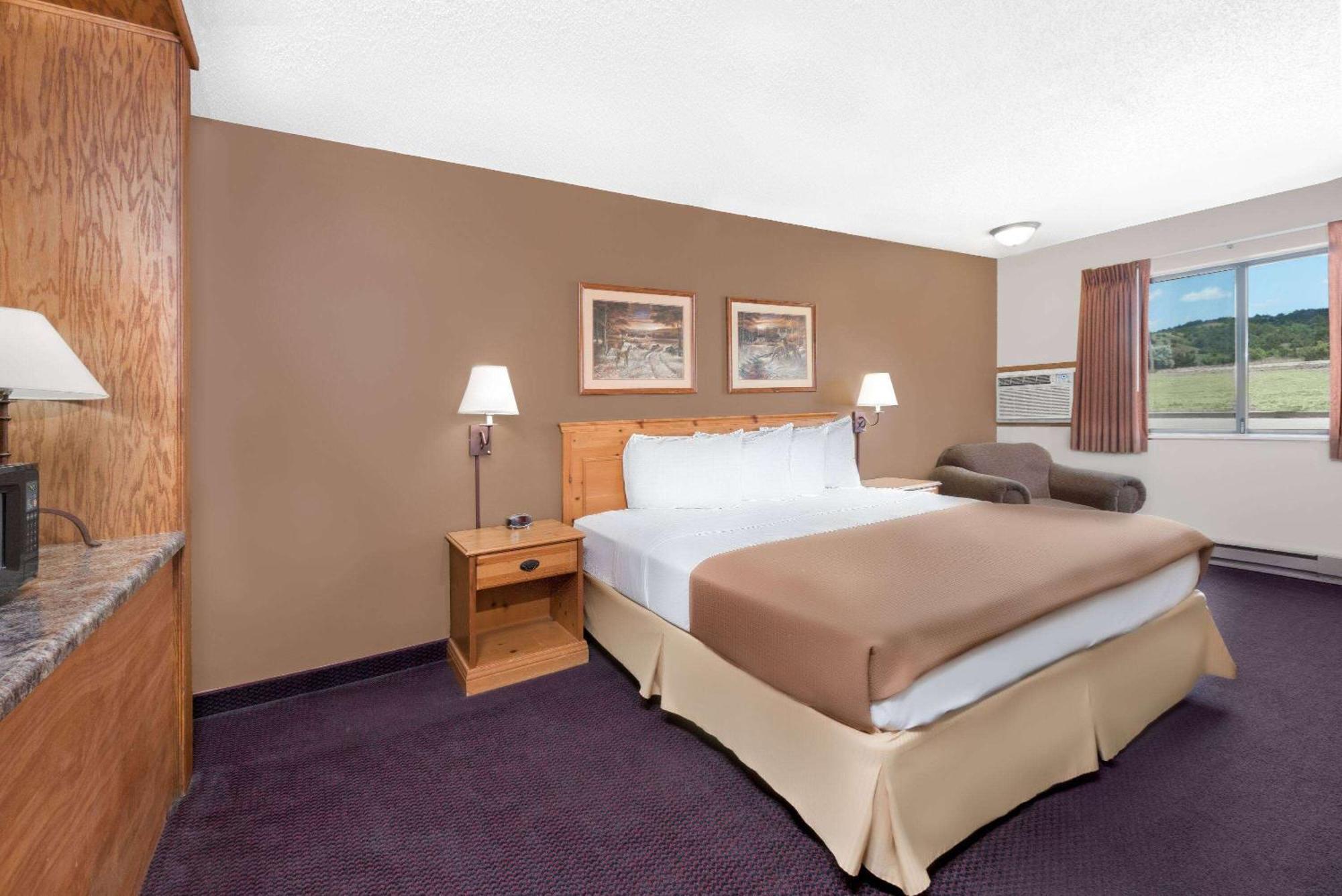 Hotel Super 8 By Wyndham Chamberlain Sd Zewnętrze zdjęcie